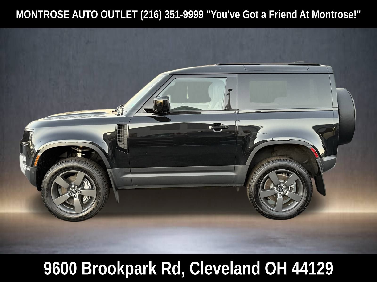 New 2025 Land Rover Defender 90 S image 3