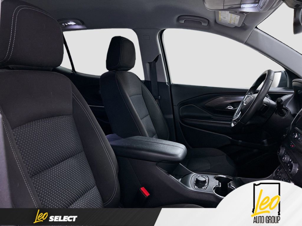 Used 2024 GMC Terrain SLE w/ Driver Convenience Package image 27