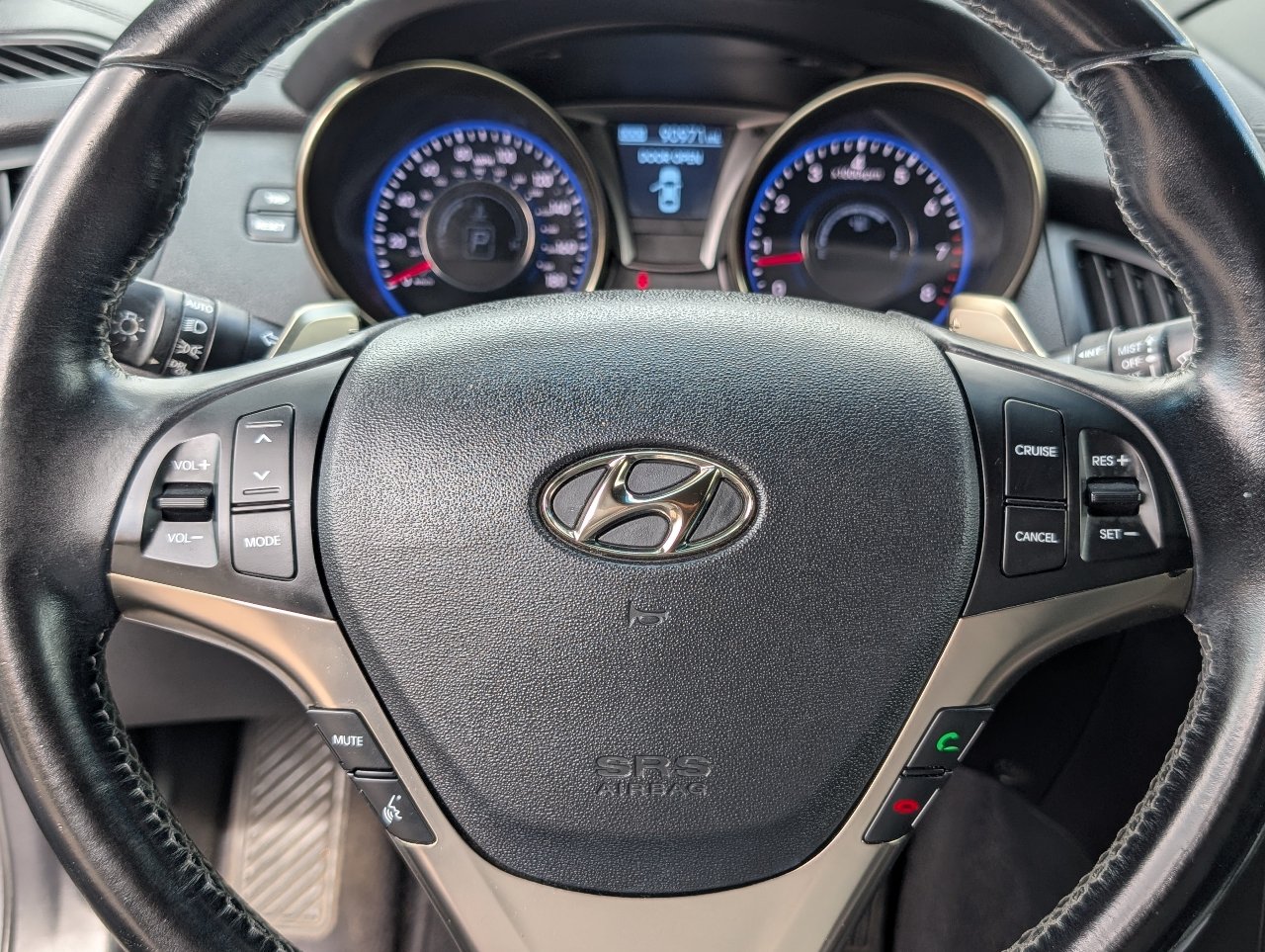 Used 2015 Hyundai Genesis 3.8 RWD image 18