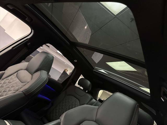 Used 2025 Audi SQ7 Premium Plus AWD/4WD image 14