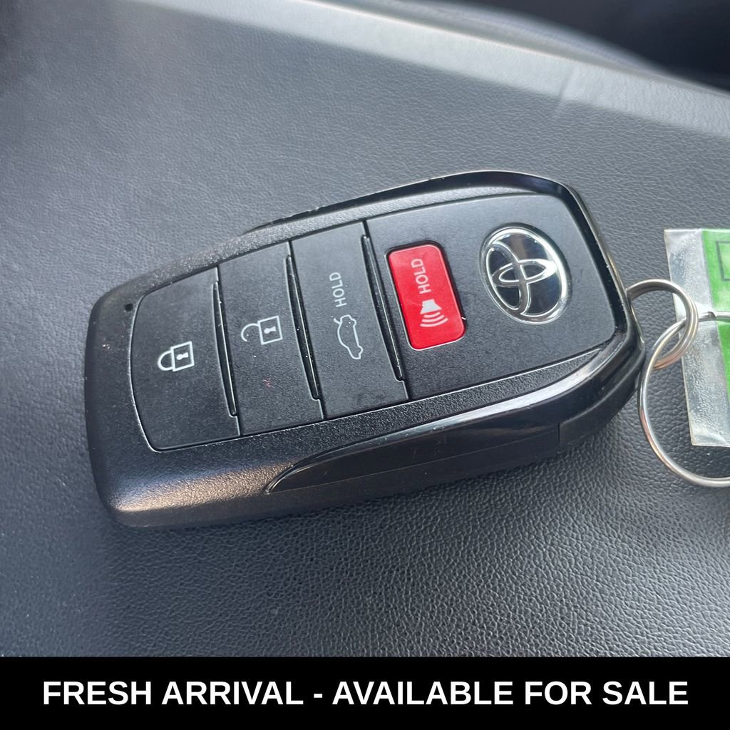 Used 2026 Toyota Corolla SE image 16