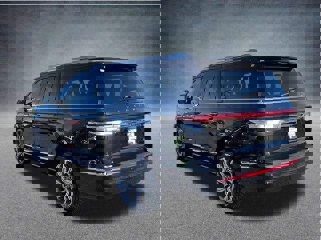 Used 2024 Lincoln Navigator L 4WD image 6