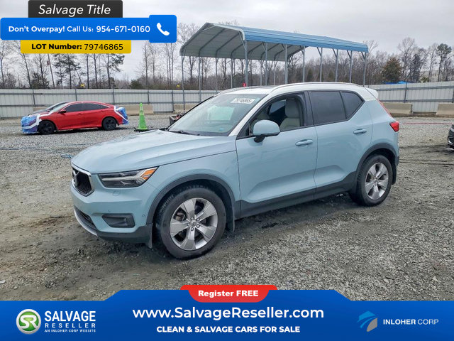 Used 2019 Volvo XC40 T4 Momentum image 1
