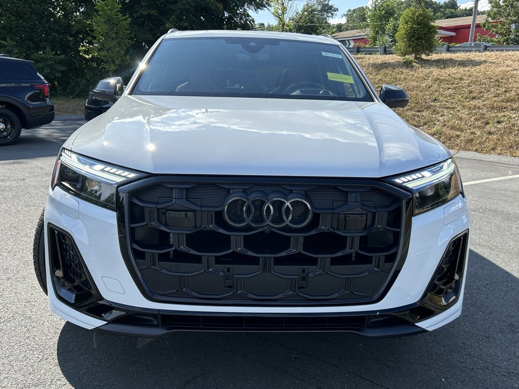 Used 2025 Audi SQ7 Prestige w/ Prestige Package image 9