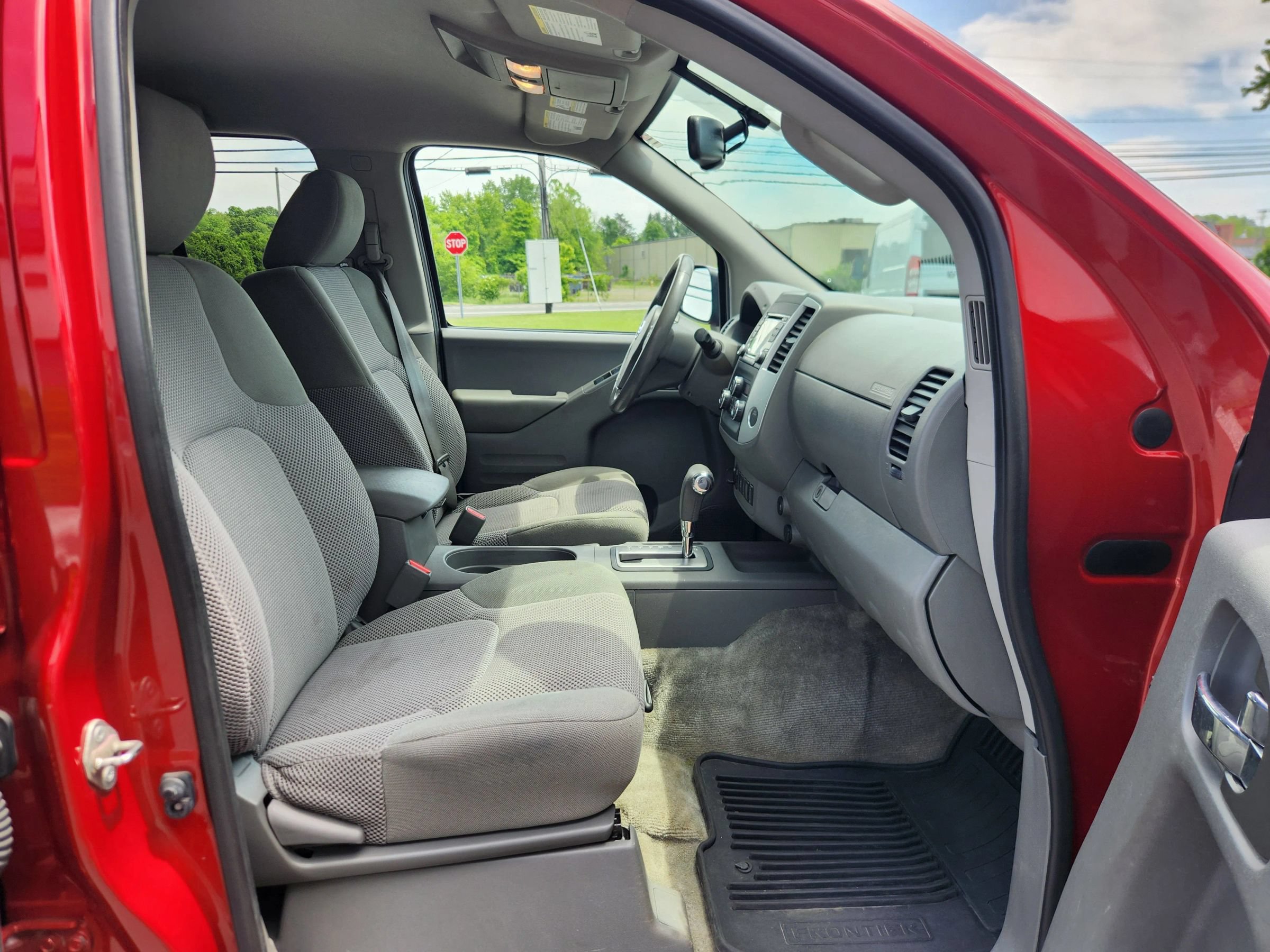 Used 2018 Nissan Frontier SV w/ Value Truck Package AWD/4WD image 40