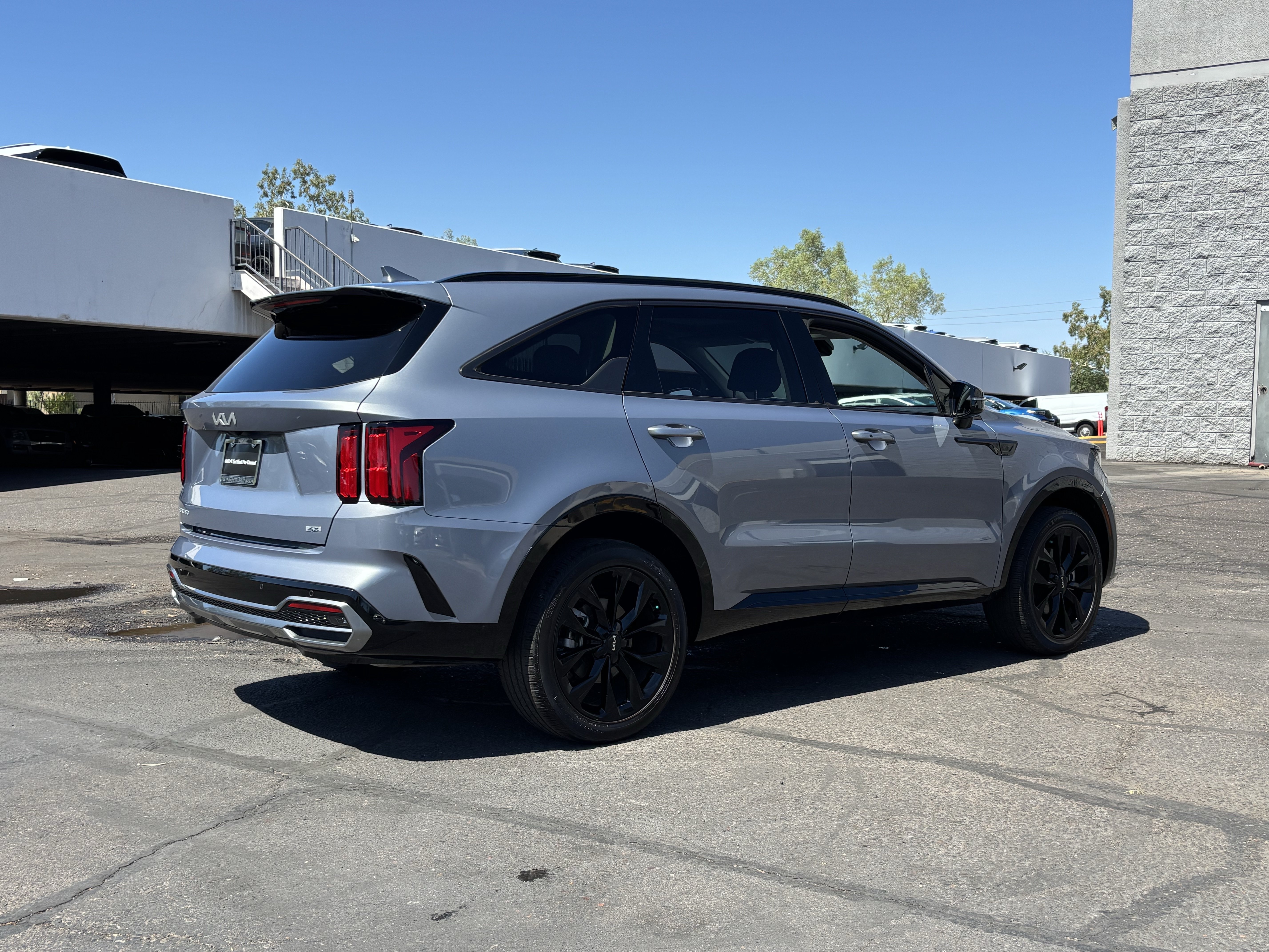 Certified 2023 Kia Sorento SX AWD/4WD image 3