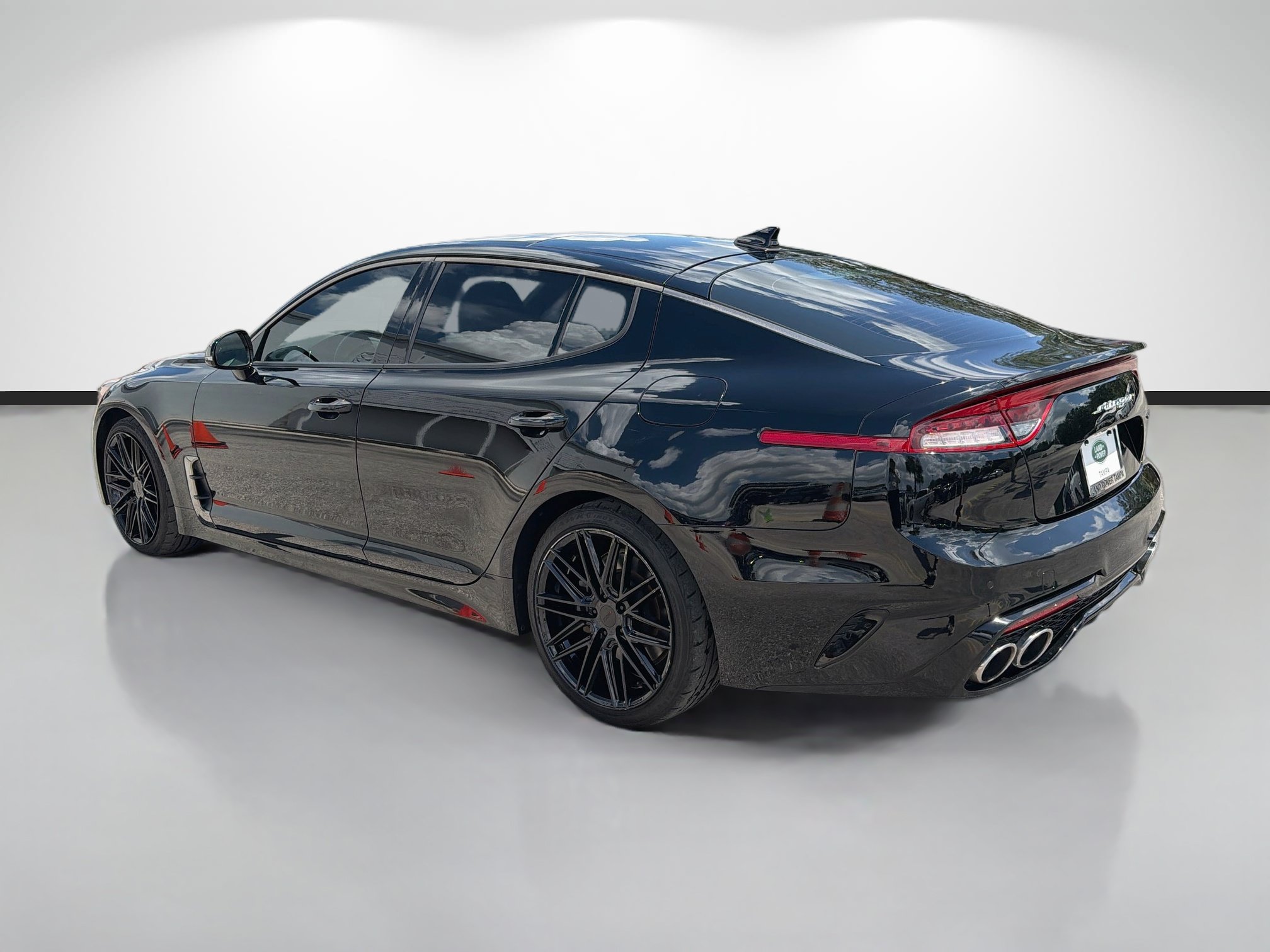 Used 2022 Kia Stinger GT-Line w/ Sun & Sound Package RWD image 3