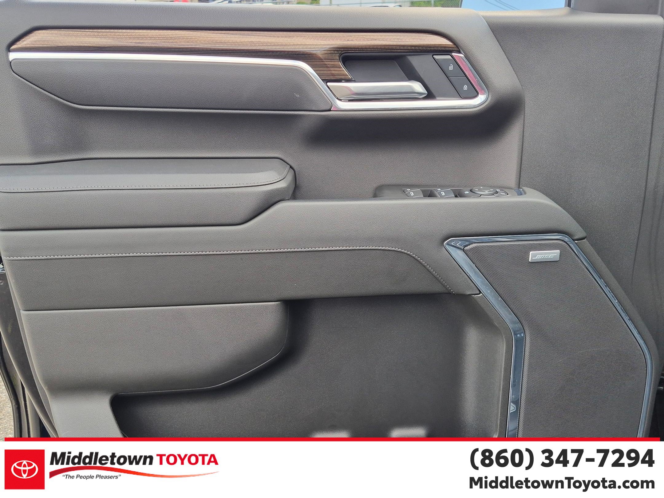 Used 2025 Chevrolet Silverado 1500 LT Trail Boss w/ LT Trail Boss Premium Package AWD/4WD image 10