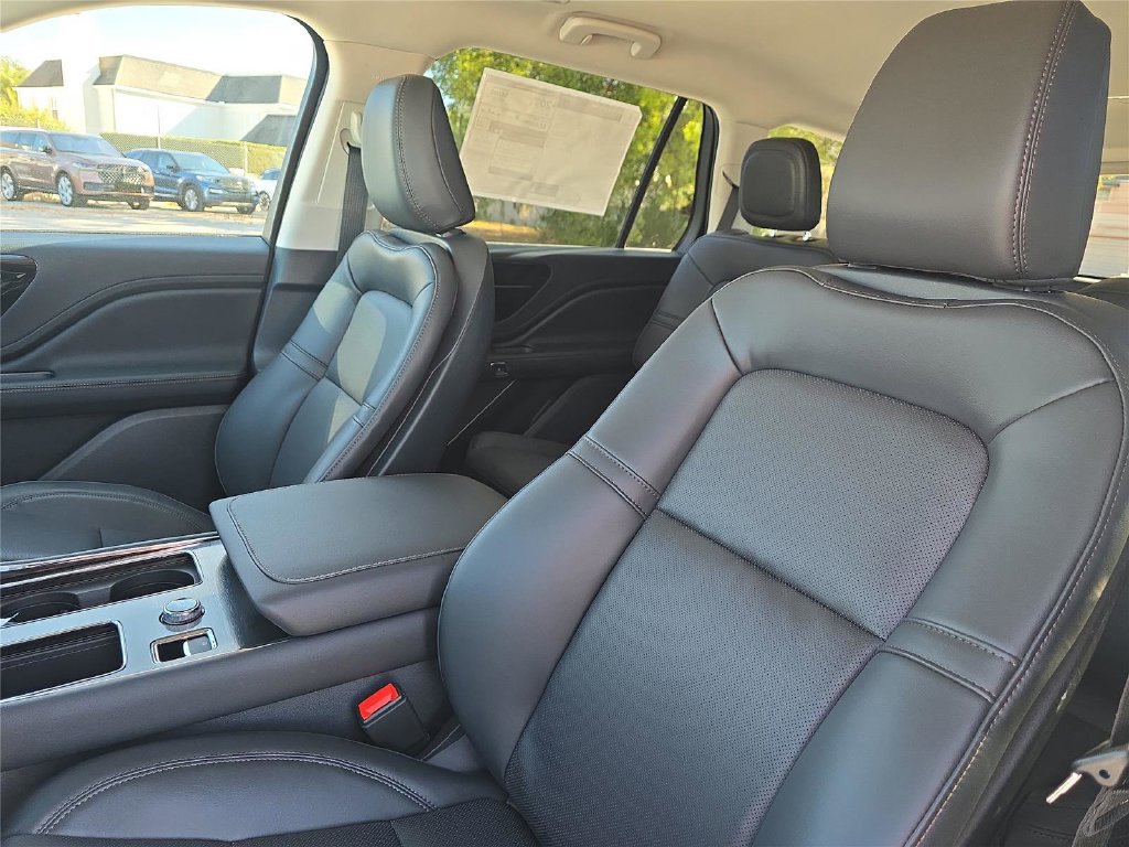 New 2026 Lincoln Aviator AWD image 15