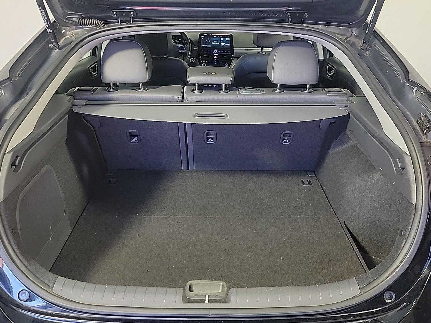 Used 2020 Hyundai Ioniq Limited image 6
