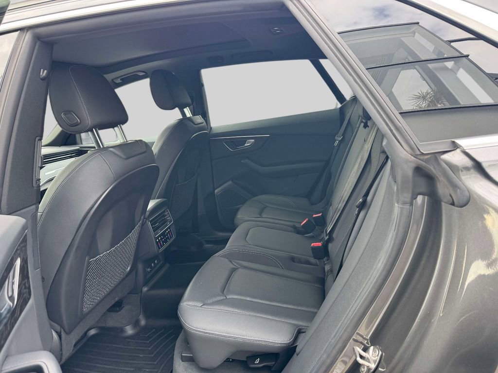 Used 2019 Audi Q8 Premium Plus w/ Premium Plus image 11