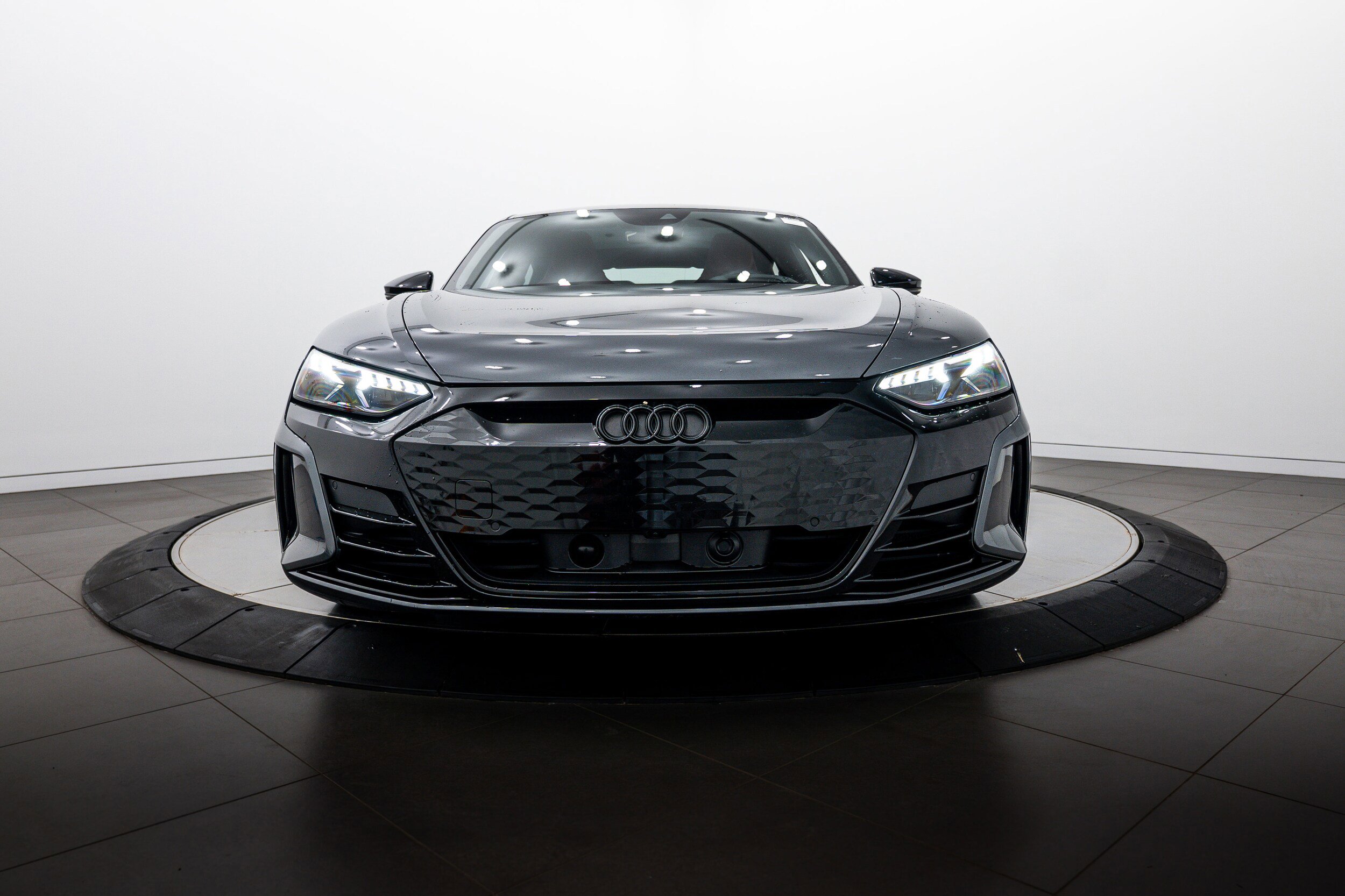 Certified 2022 Audi e-tron GT Prestige AWD/4WD image 27