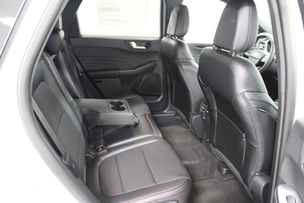 New 2025 Ford Escape ST-Line w/ Tech Pack #1 image 29
