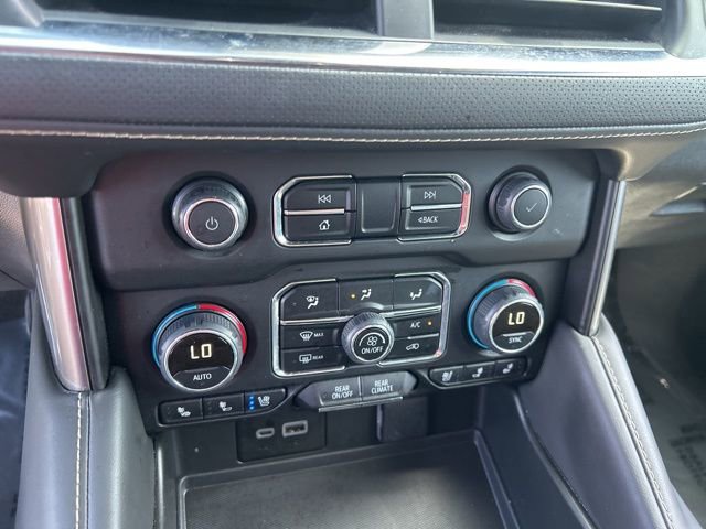Used 2024 Chevrolet Suburban Premier image 25