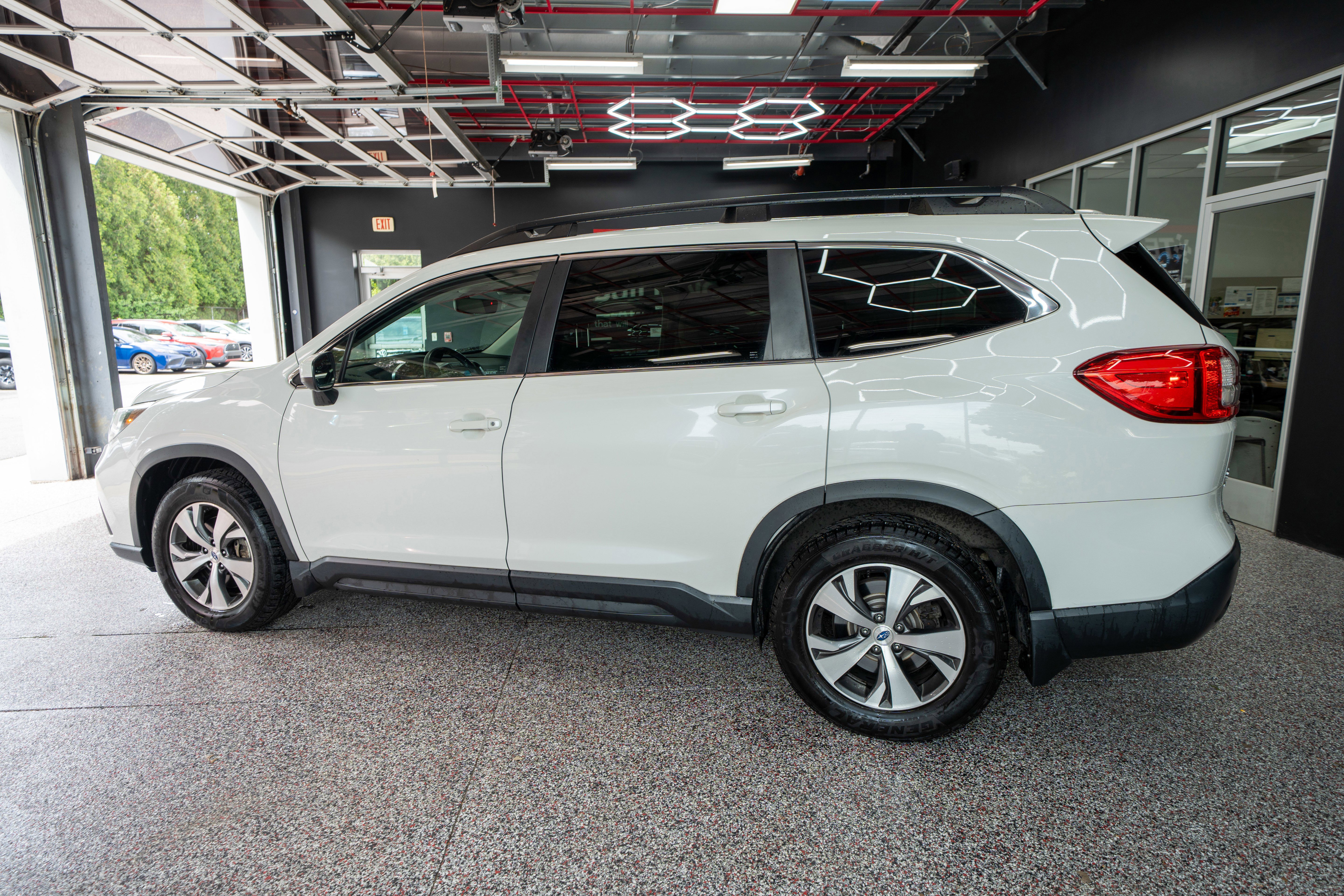 Used 2021 Subaru Ascent Premium w/ Convenience Package AWD/4WD image 2