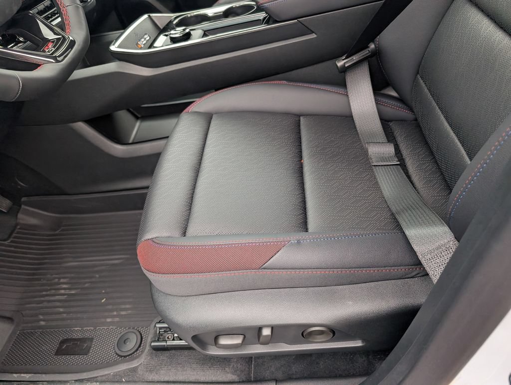 New 2026 Chevrolet Equinox RS w/ Convenience Package III FWD image 22