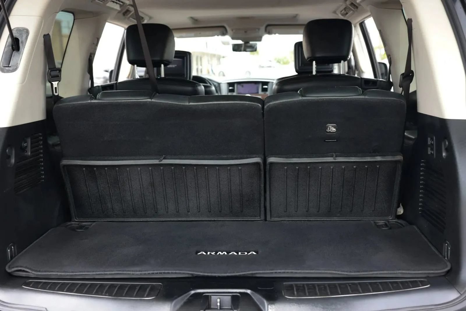Used 2019 Nissan Armada Platinum w/ Captain's Chairs Package RWD image 16