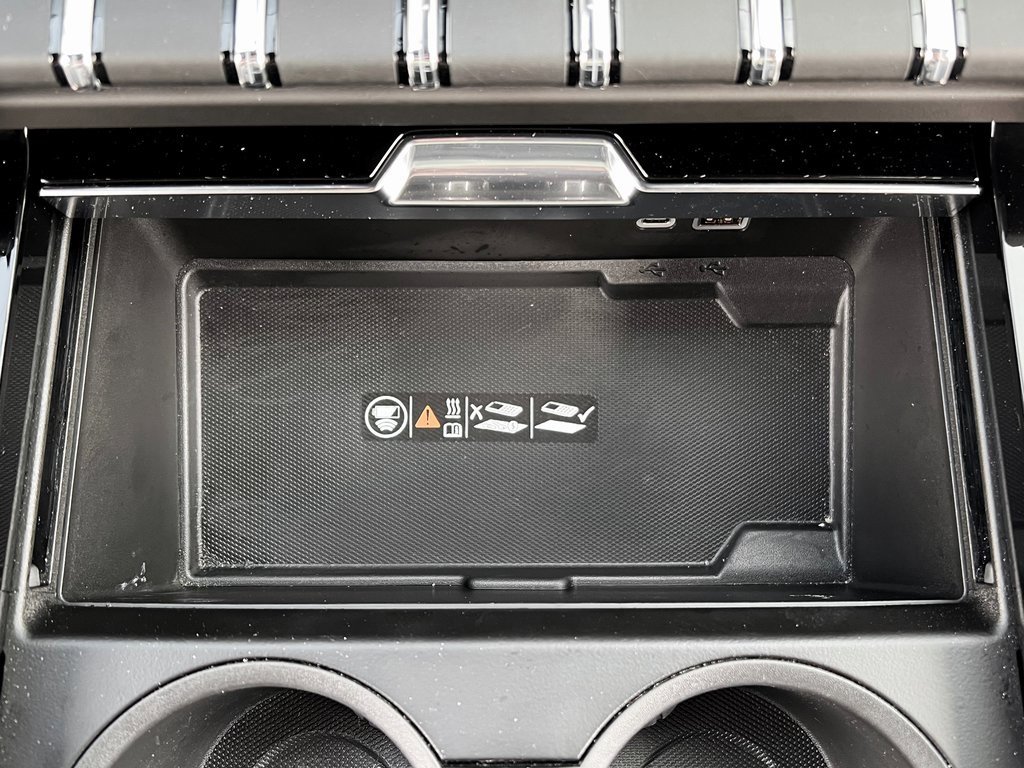 Used 2025 GMC Yukon Denali image 30