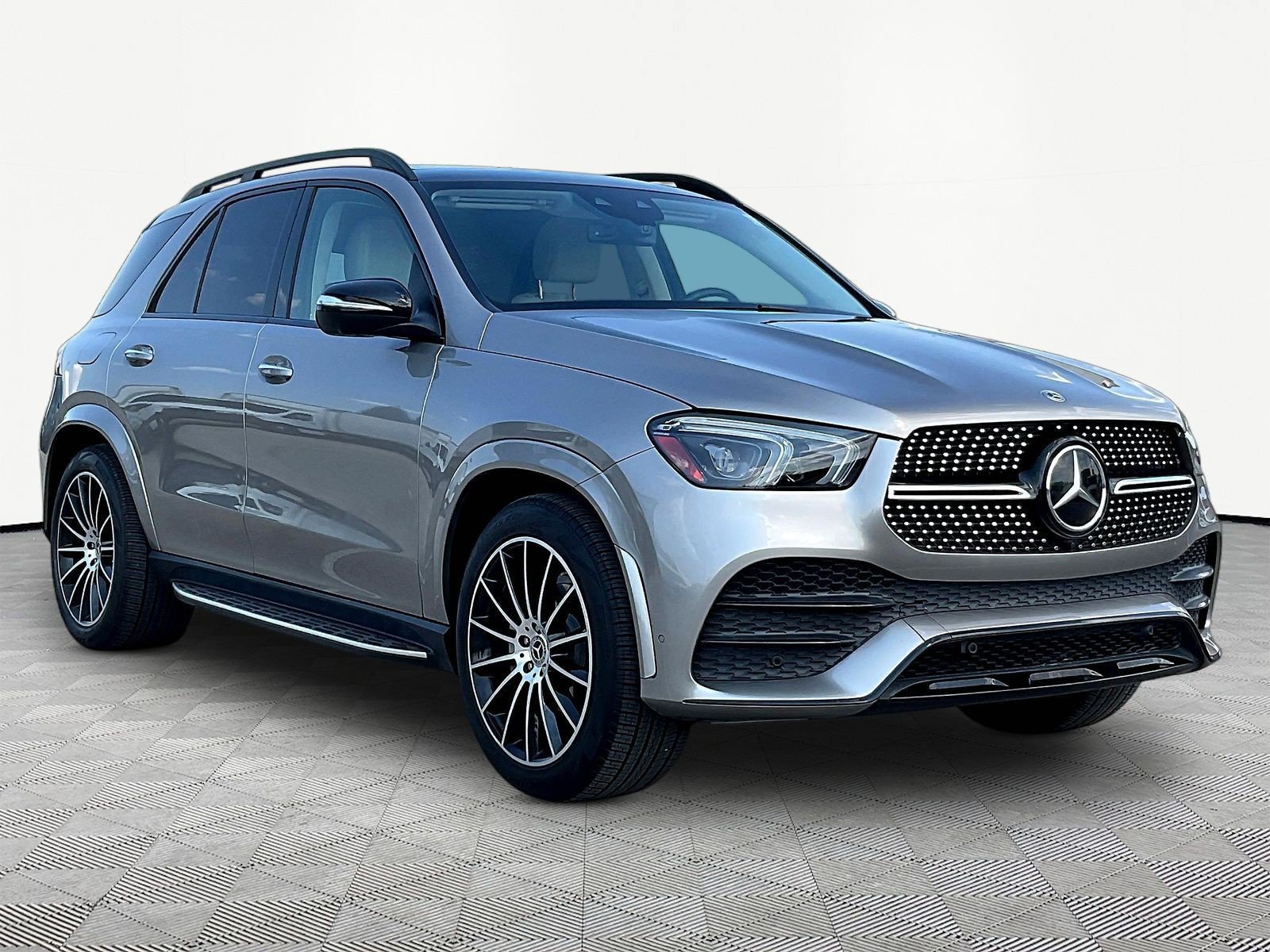Certified 2023 Mercedes-Benz GLE 350 4MATIC w/ AMG Line Exterior image 3