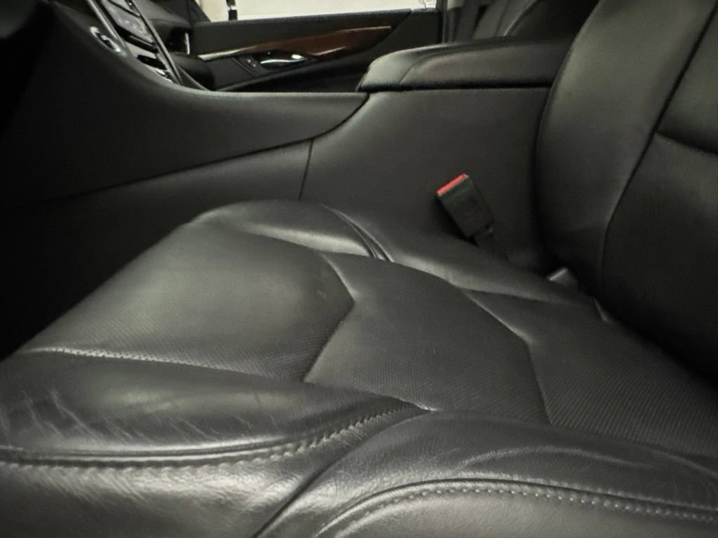 Used 2020 Cadillac Escalade ESV 4WD image 22
