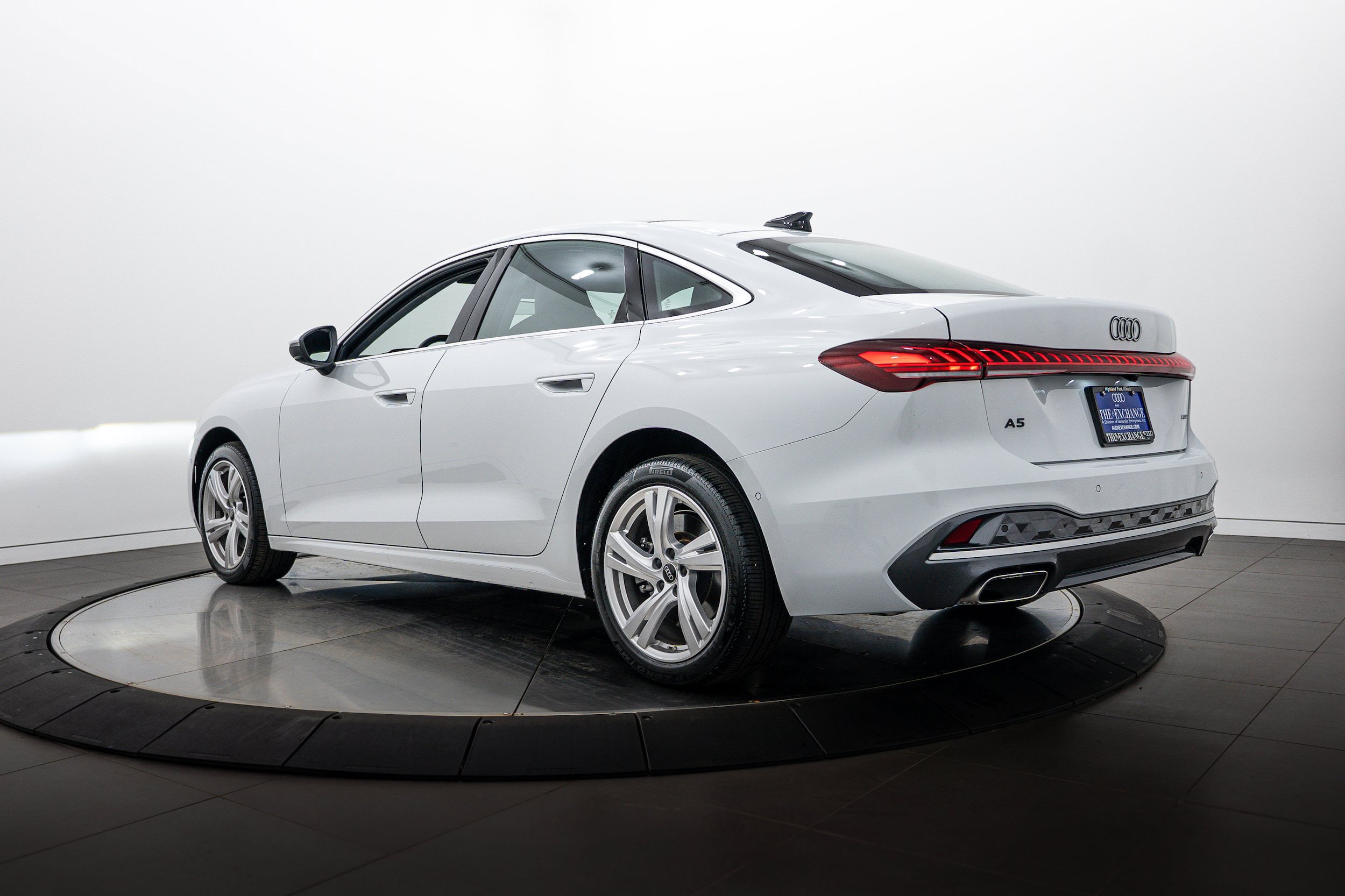 Used 2025 Audi A5 2.0T Premium Plus w/ Premium Plus AWD/4WD image 5