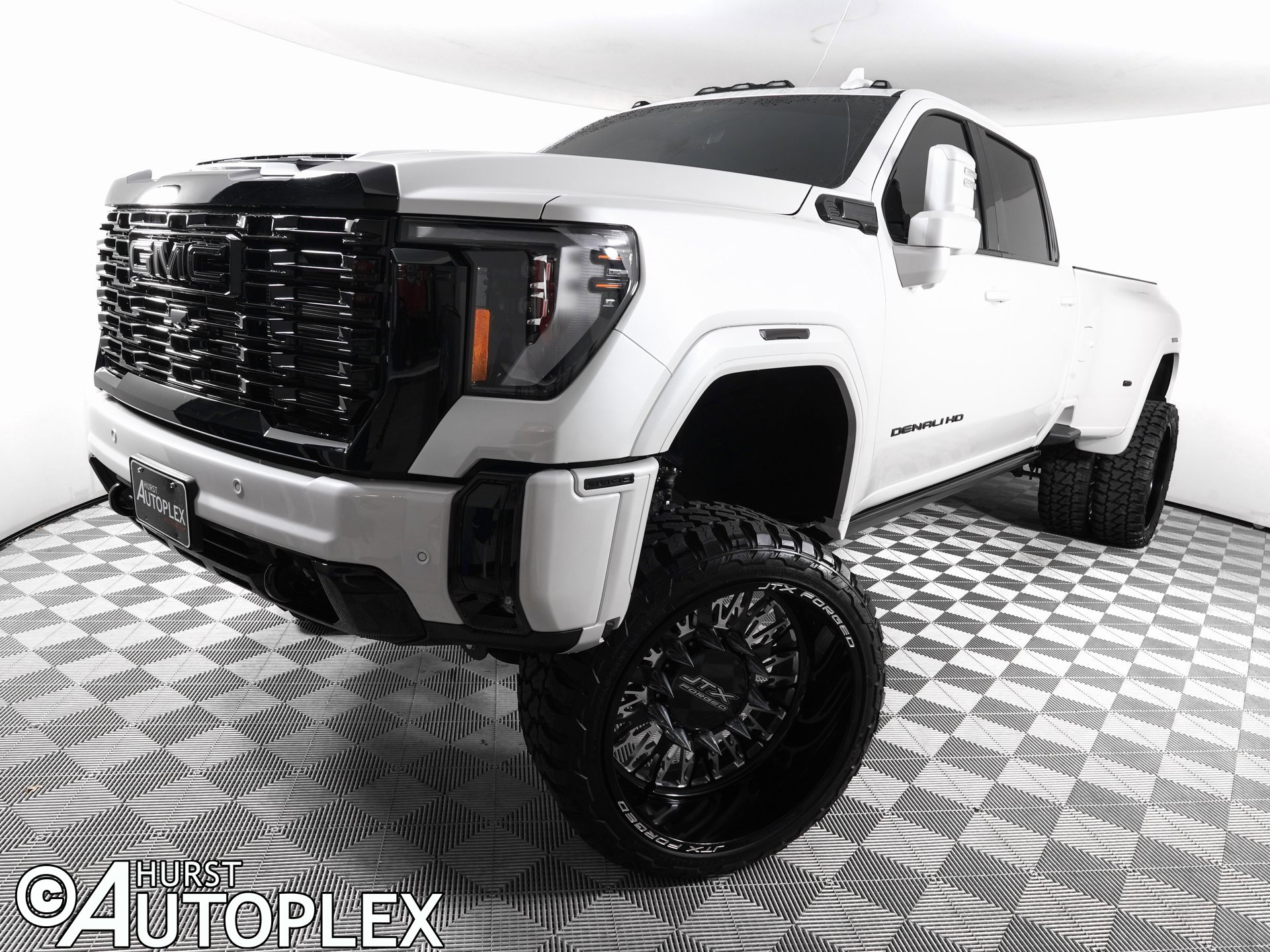 Used 2025 GMC Sierra 3500 Denali Ultimate image 1