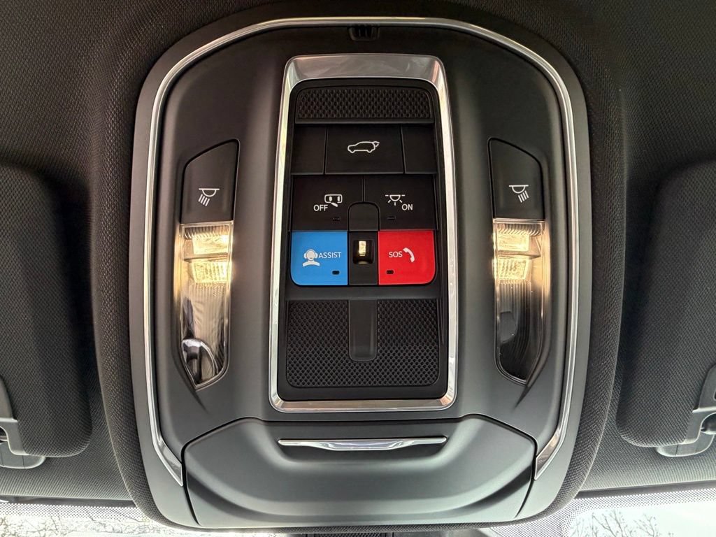 New 2025 Jeep Grand Cherokee Limited w/ Black Appearance Package AWD/4WD image 23