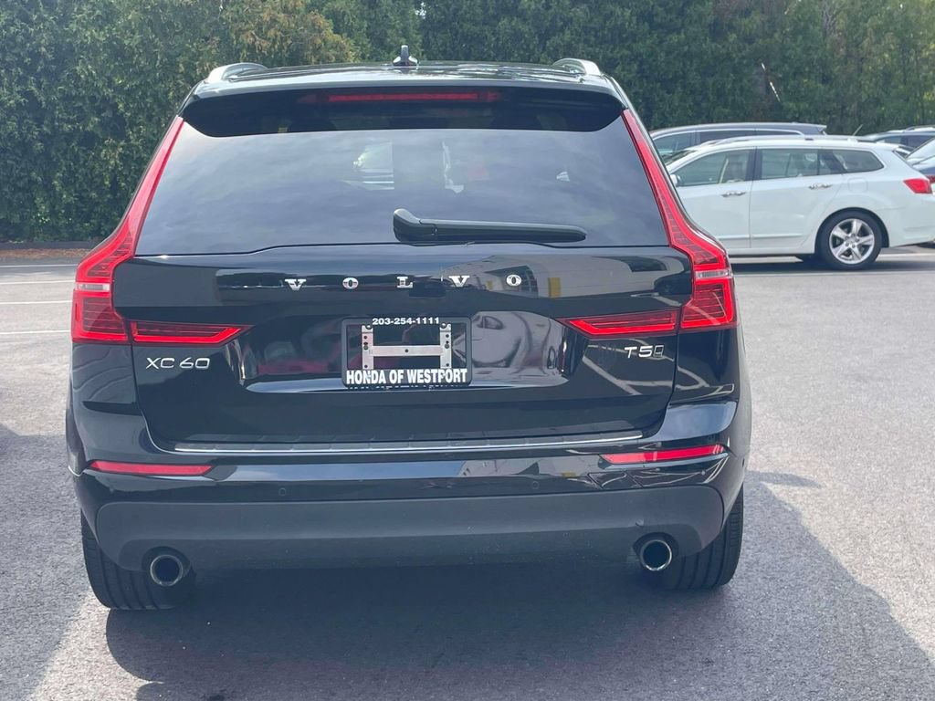 Used 2019 Volvo XC60 T5 Momentum w/ Multimedia Package AWD/4WD image 5