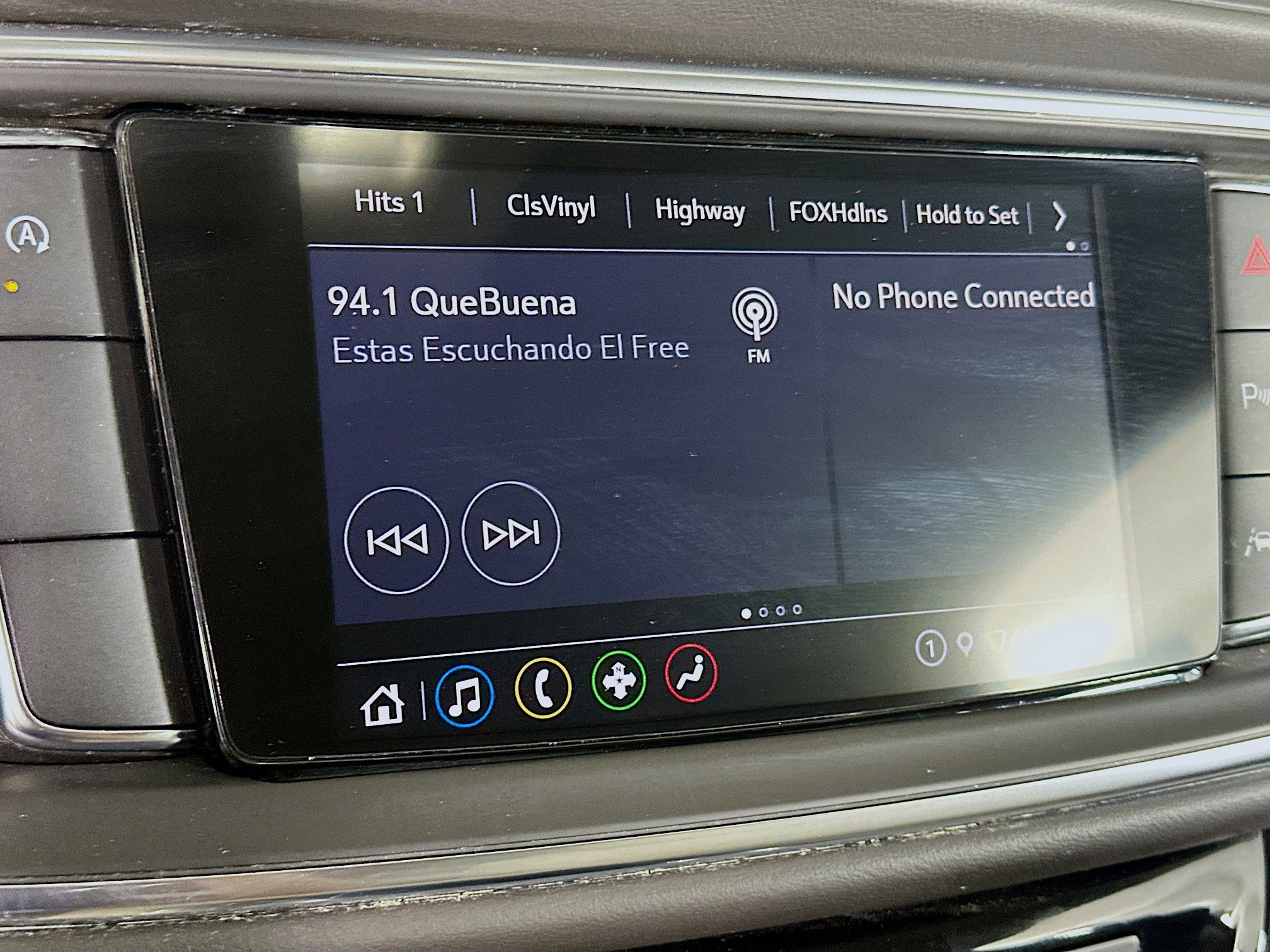 Used 2024 Buick Enclave Essence w/ Technology Package image 21