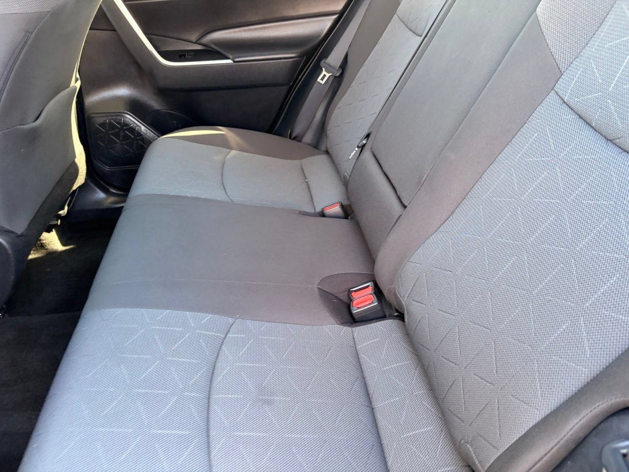 Used 2022 Toyota RAV4 XLE w/ Convenience Package FWD image 16