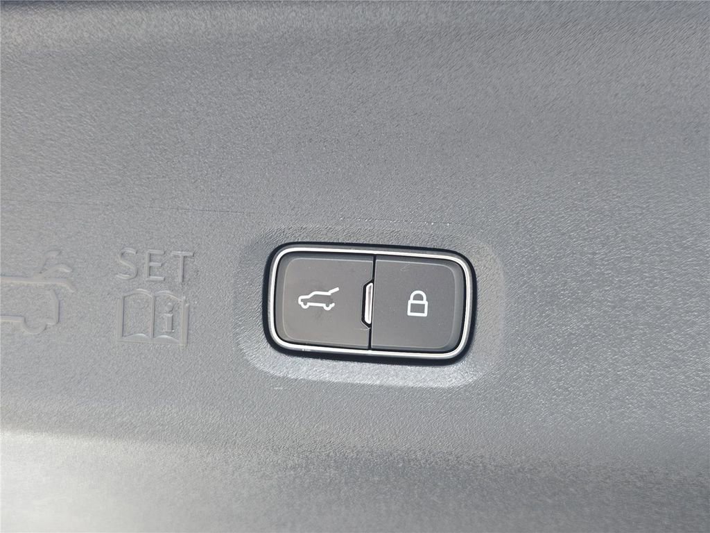 New 2026 Lincoln Navigator L Black Label w/ Black Label Special Edition AWD/4WD image 9