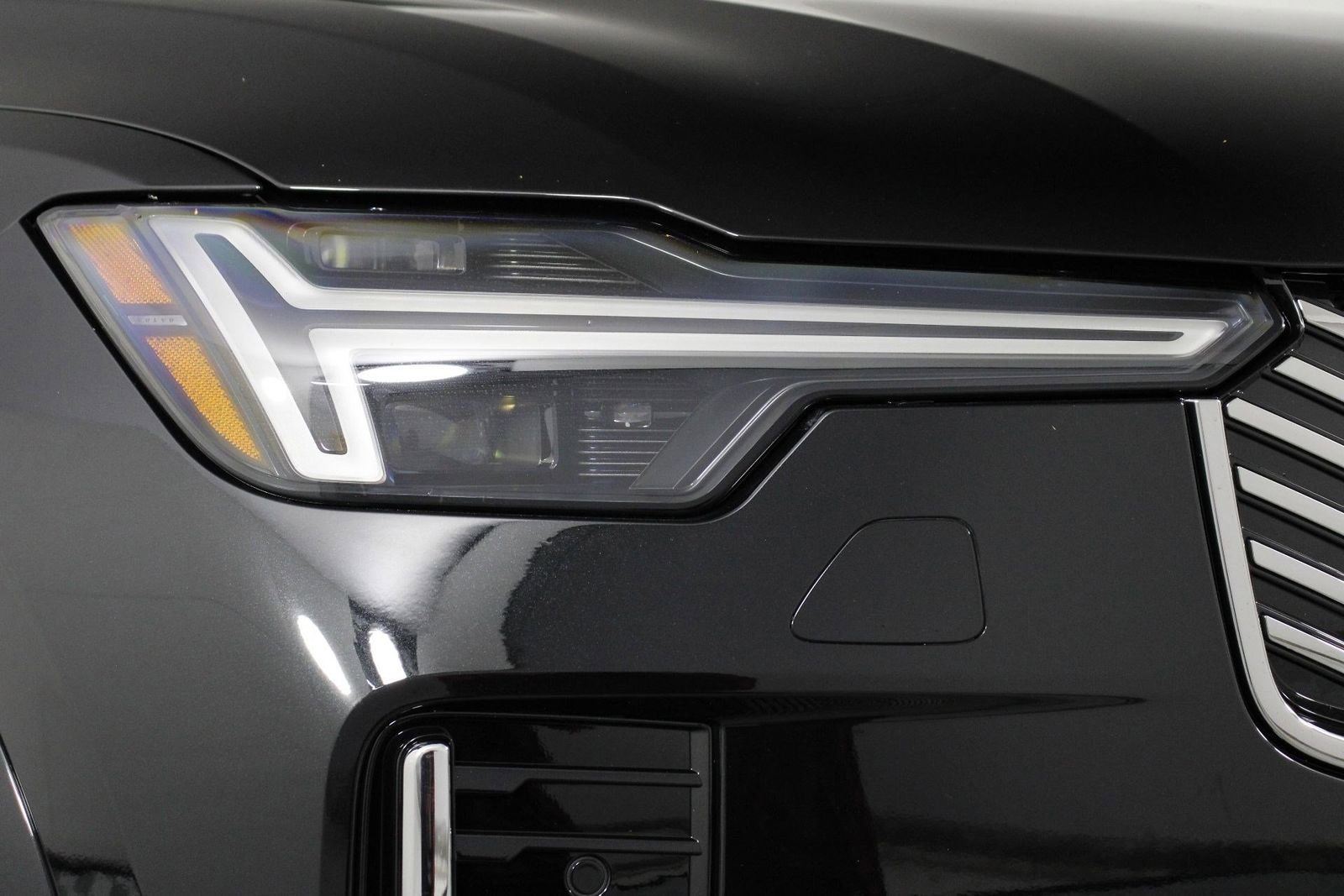 New 2026 Volvo XC90 B5 Plus image 14