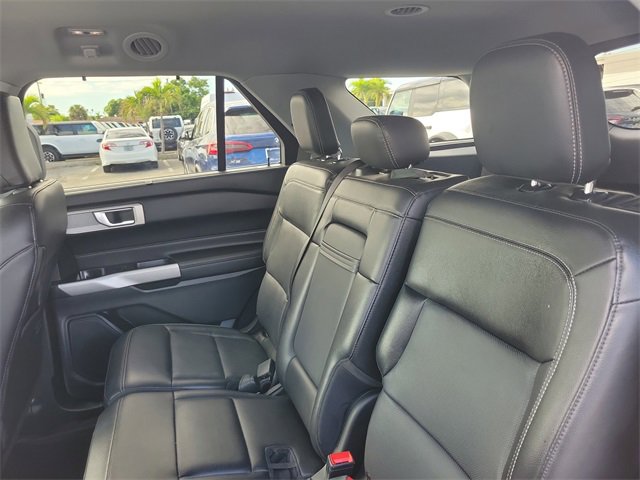 Certified 2022 Ford Explorer Limited w/ Equipment Group 301A image 7