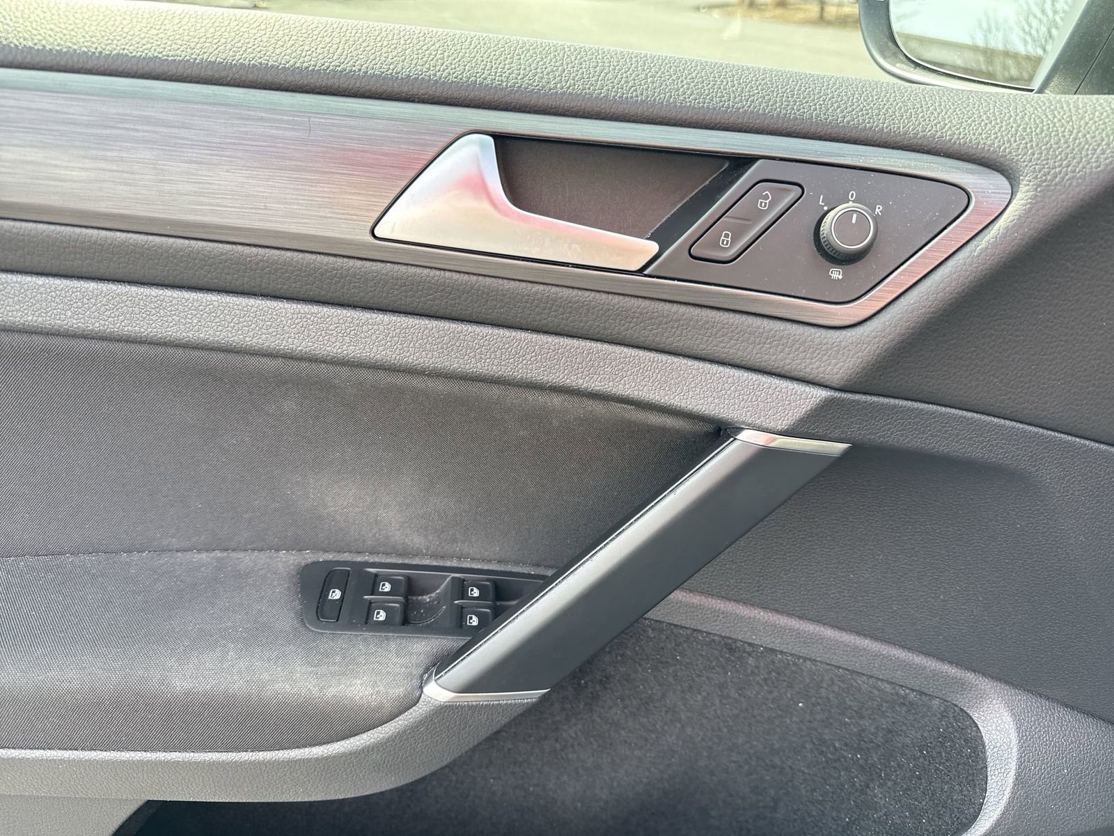 Used 2019 Volkswagen Golf S image 13