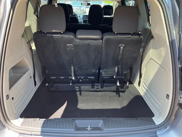 Certified 2018 Dodge Grand Caravan SE FWD image 11