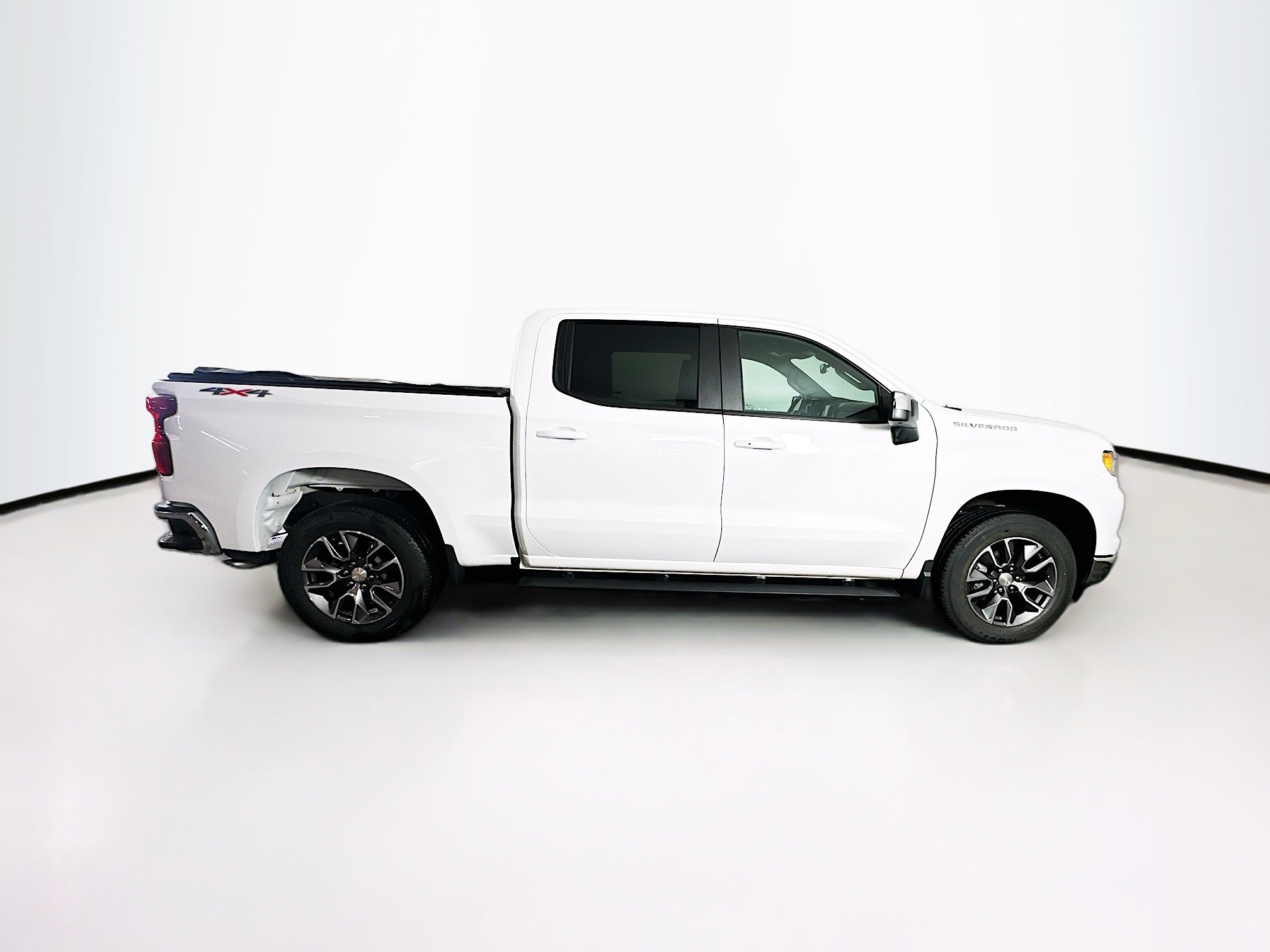 Used 2024 Chevrolet Silverado 1500 LT image 10