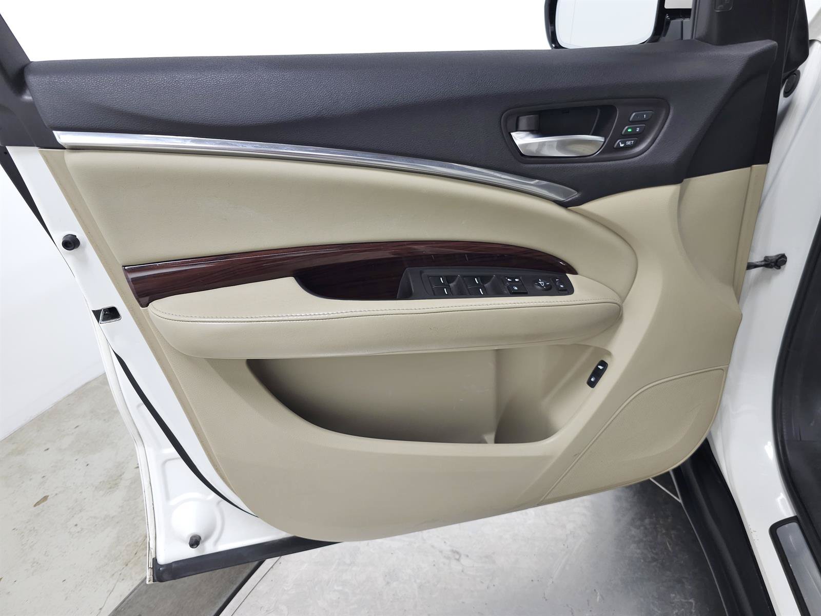 Used 2016 Acura MDX SH-AWD image 13