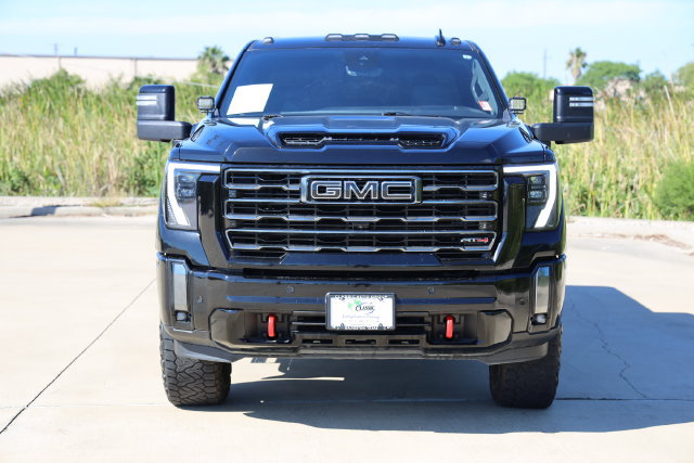 Used 2024 GMC Sierra 2500 AT4 w/ Technology Package AWD/4WD image 2