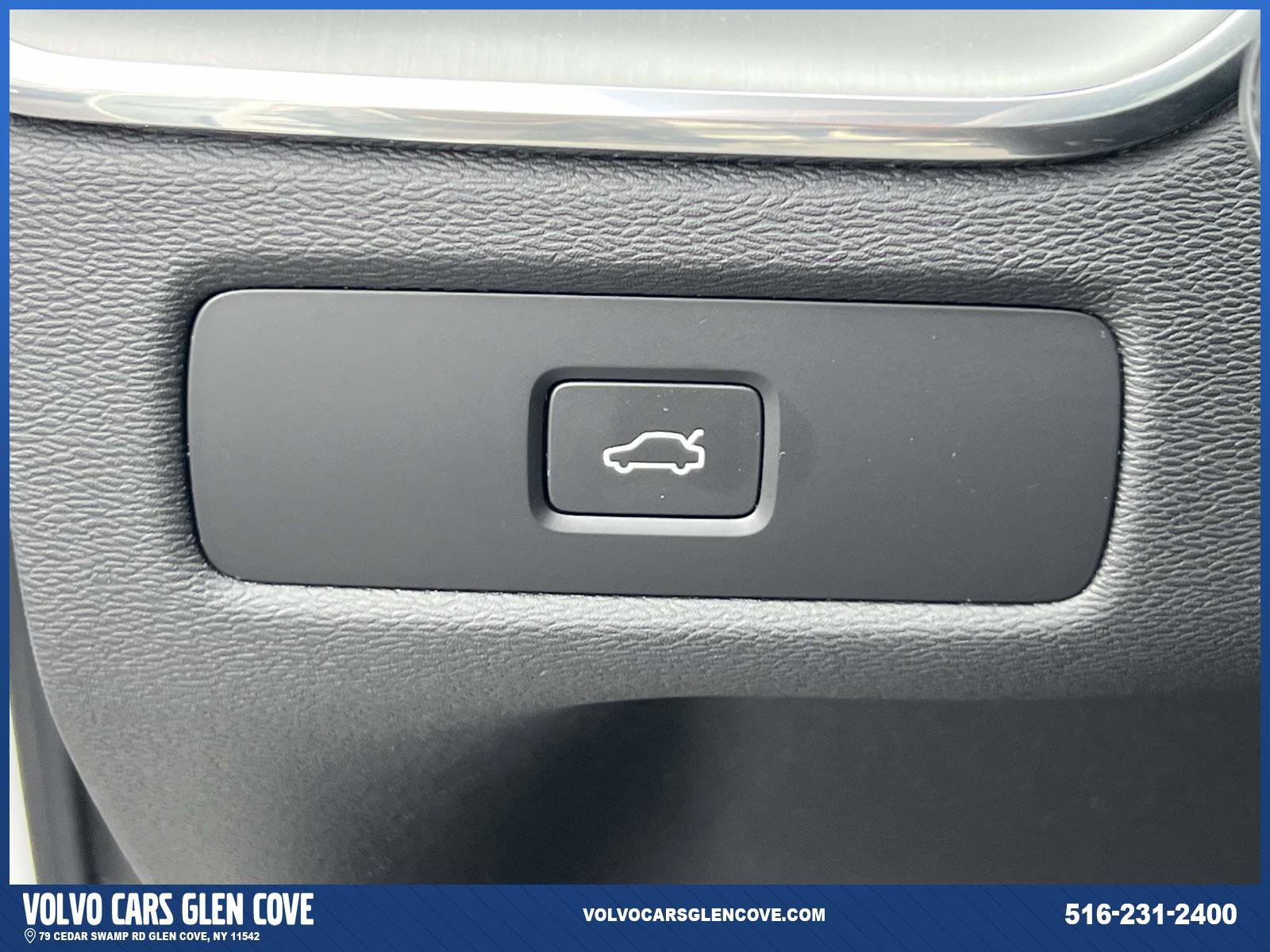 Used 2024 Volvo XC60 B5 Core w/ Protection Package Premier image 19