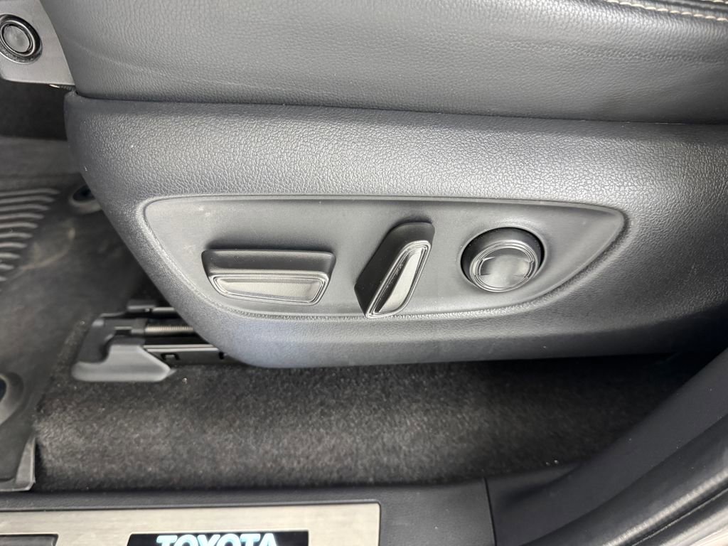 Used 2024 Toyota Land Cruiser image 29