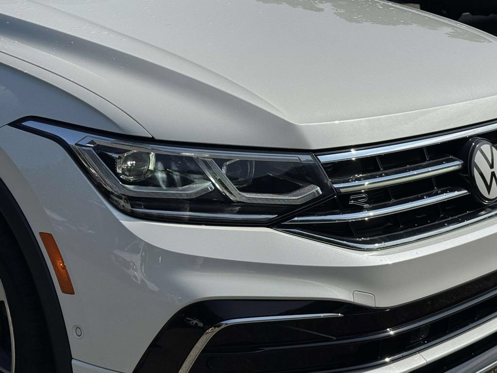 Used 2023 Volkswagen Tiguan SEL R-Line AWD/4WD image 9