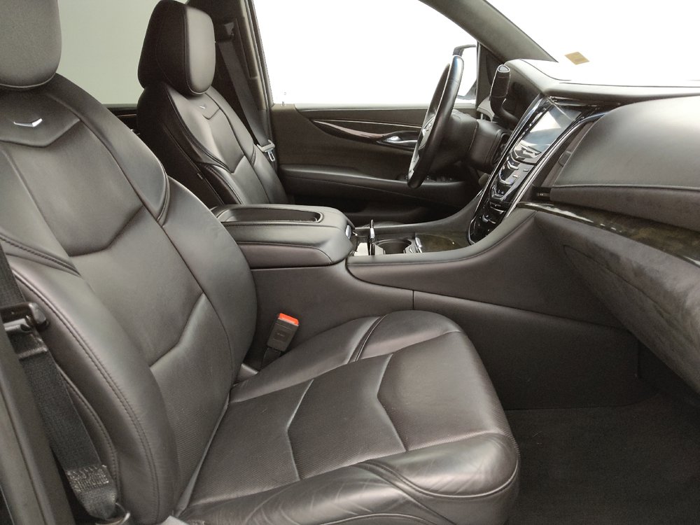 Used 2018 Cadillac Escalade Platinum AWD/4WD image 21