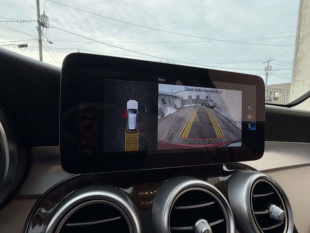 Used 2021 Mercedes-Benz GLC 300 4MATIC image 33