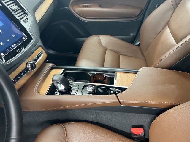 Used 2024 Volvo XC90 B6 Plus image 17