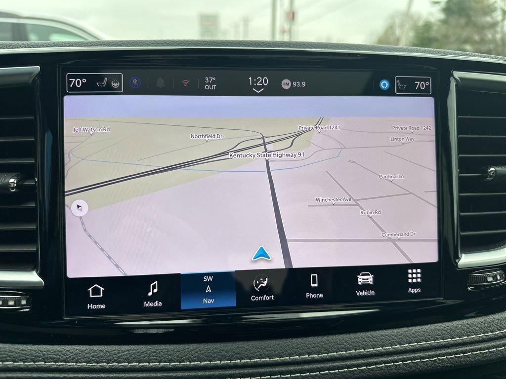 Used 2025 Chrysler Pacifica Limited image 25