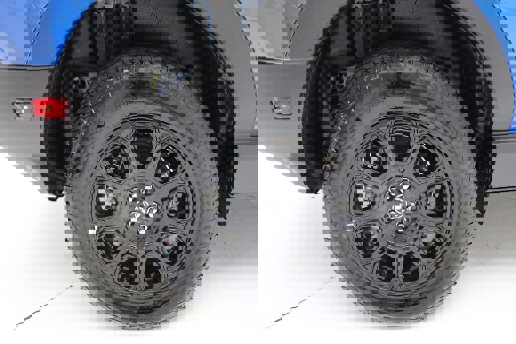 Used 2025 Ford Bronco Sport Badlands image 11