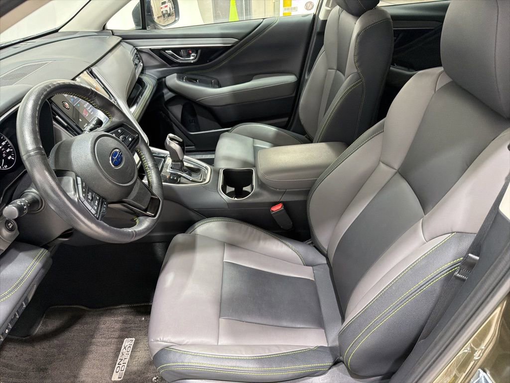 Used 2025 Subaru Outback Onyx Edition image 11