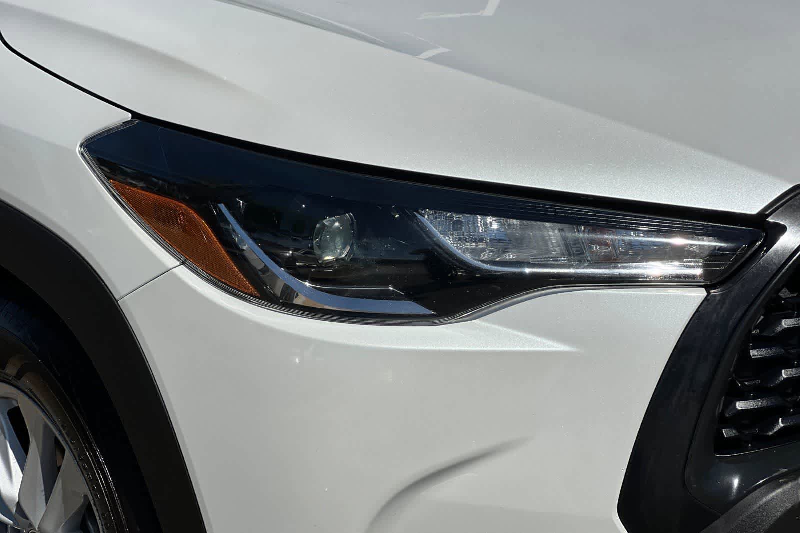 Used 2024 Toyota Corolla Cross LE AWD/4WD image 34