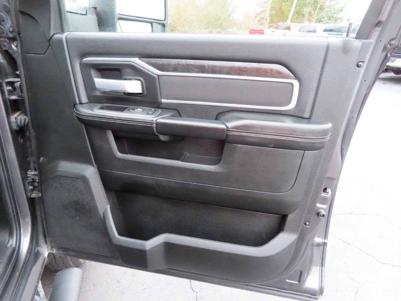 Used 2024 RAM 3500 Big Horn w/ Night Edition image 44