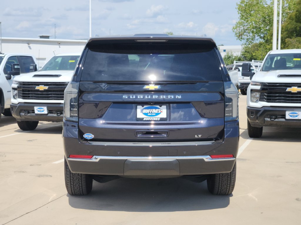 Used 2026 Chevrolet Suburban LT w/ Comfort Package RWD image 6